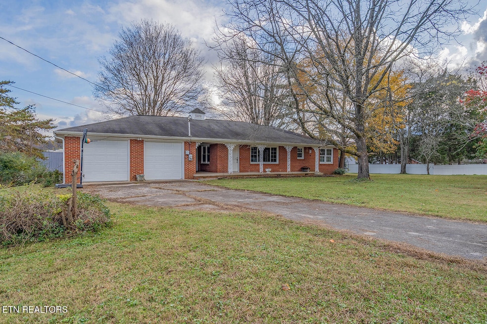 5904 New Beaver Creek Dr, Knoxville, TN 37931 - photo 1