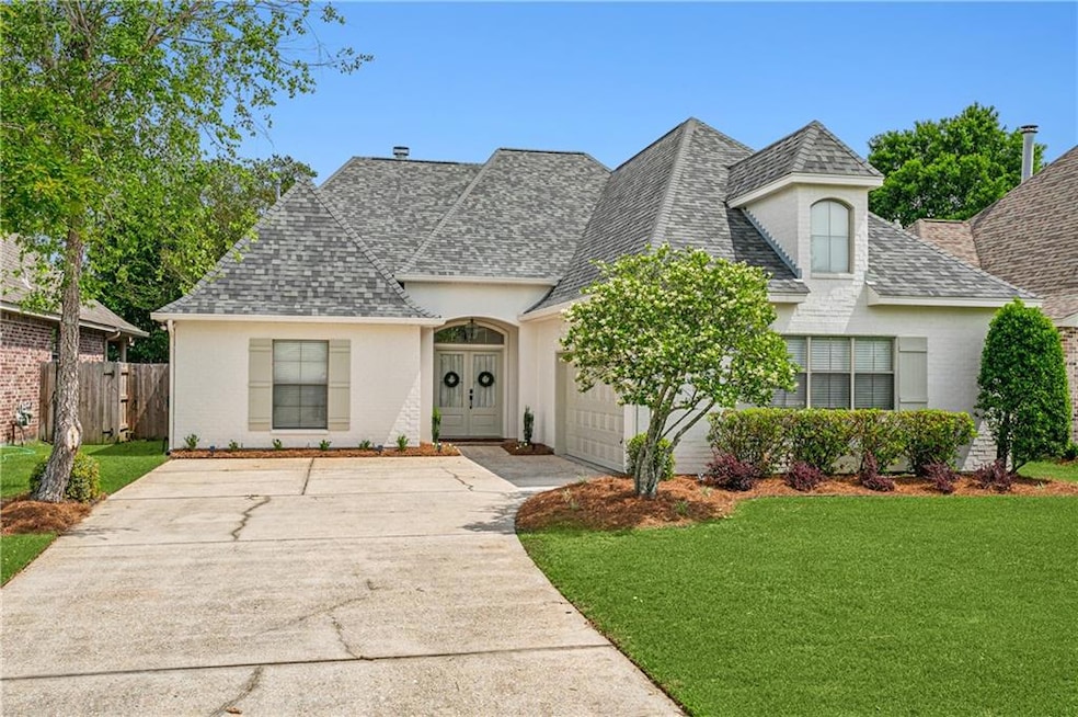 2425 Cours Carson St, Mandeville, LA 70448 - photo 1