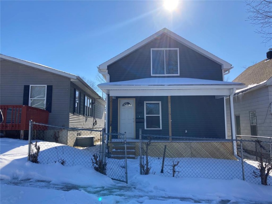 1047 10th Ave SE, Cedar Rapids, IA 52401 - photo 1