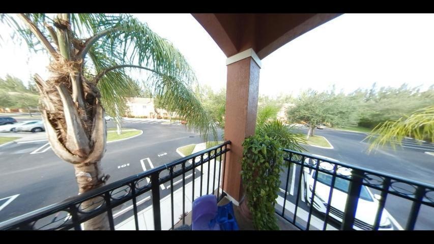 Outside Entrance / Balcony