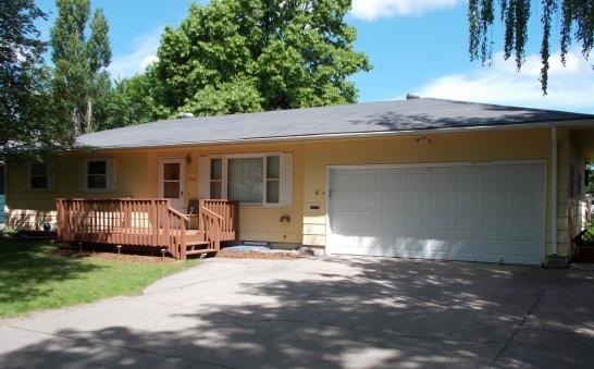 1710 20th Ave S, Grand Forks, ND 58201 - photo 1