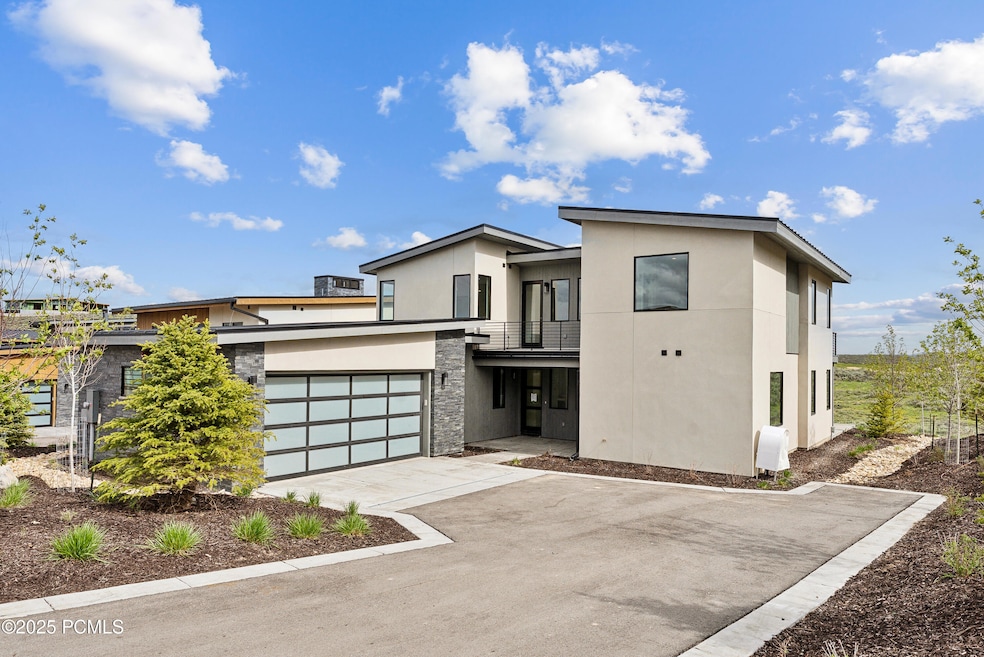0_Exterior_high_4229641