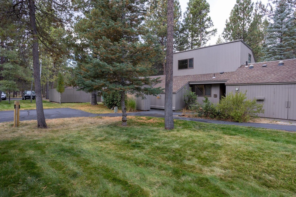 57203 Island Rd unit 3, Sunriver, OR 97707 - photo 1