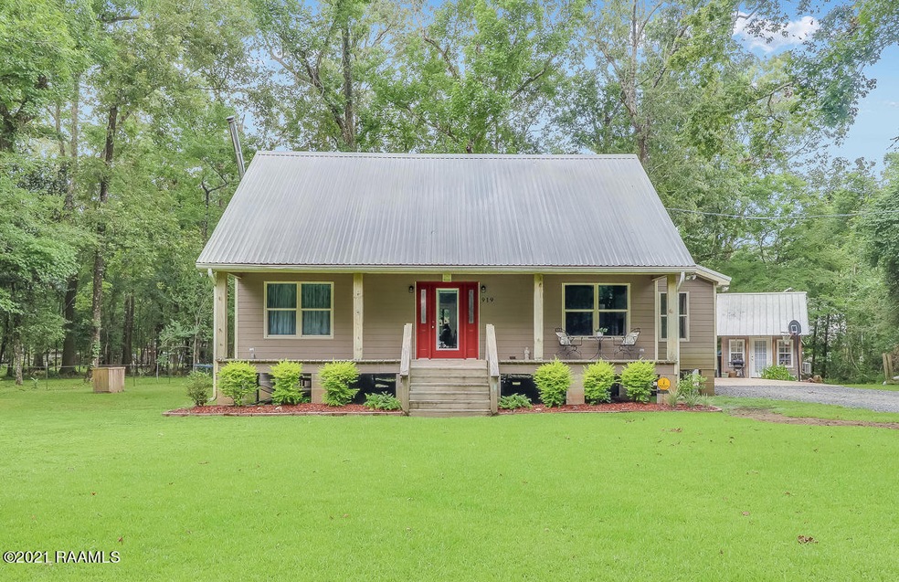 919 Spirit Street-4