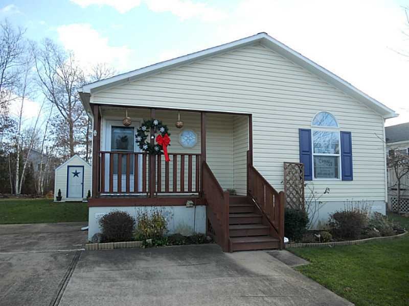 90 Robin Dr, Tiverton, RI 02878 - photo 1