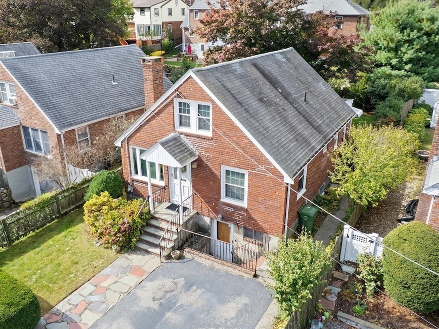 Pending $789,900 • Co-Listing Agent