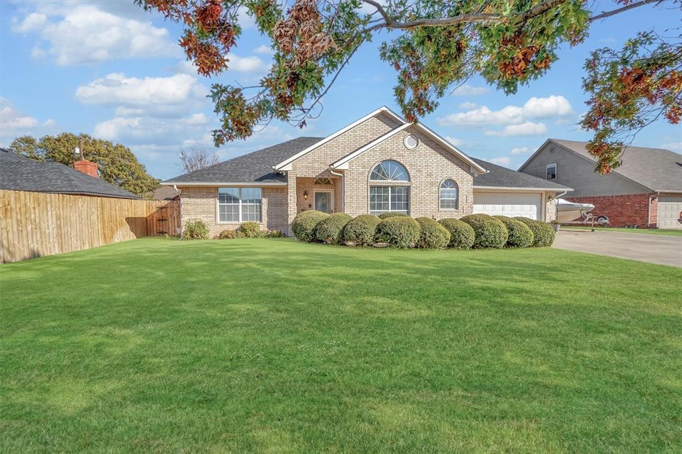 3100 Mallard Cir, Altus, OK 73521 - photo 1