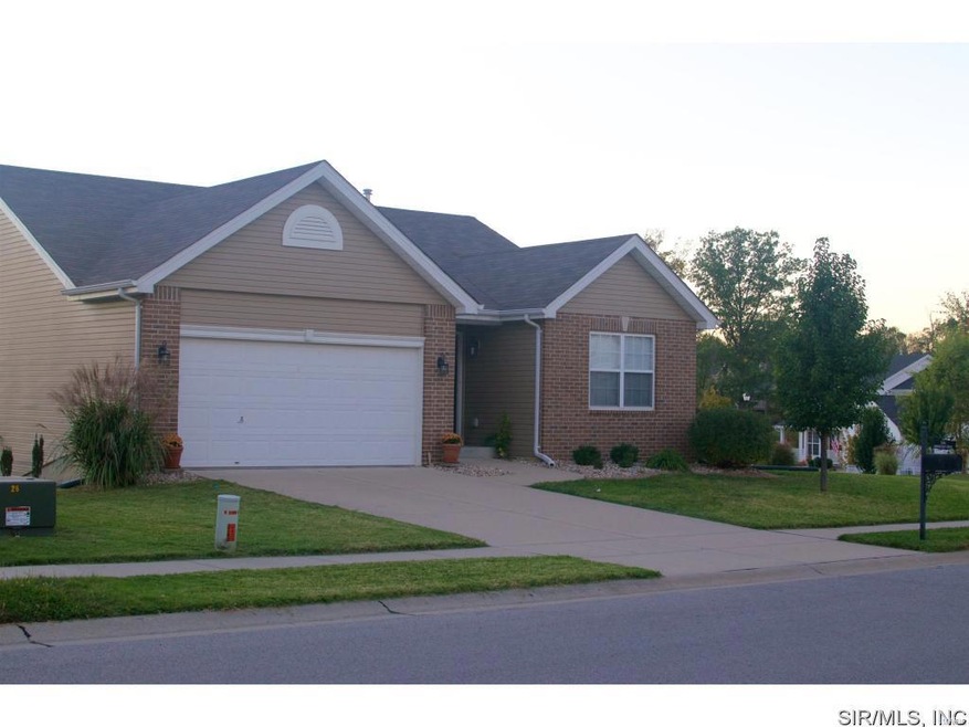 2286 Amberleigh Dr, Maryville, IL 62062 - photo 1