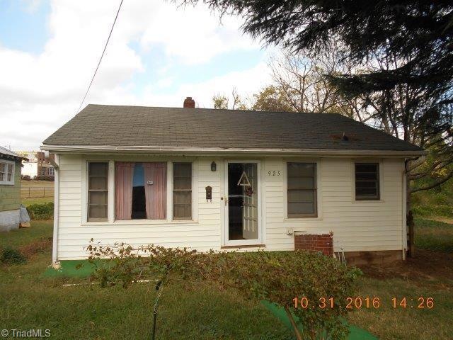 925 E Twenty First St, Winston Salem, NC 27101 - photo 1