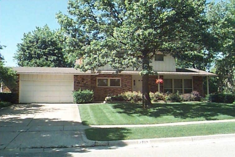 2709 Berwyck S.E. - Front photo