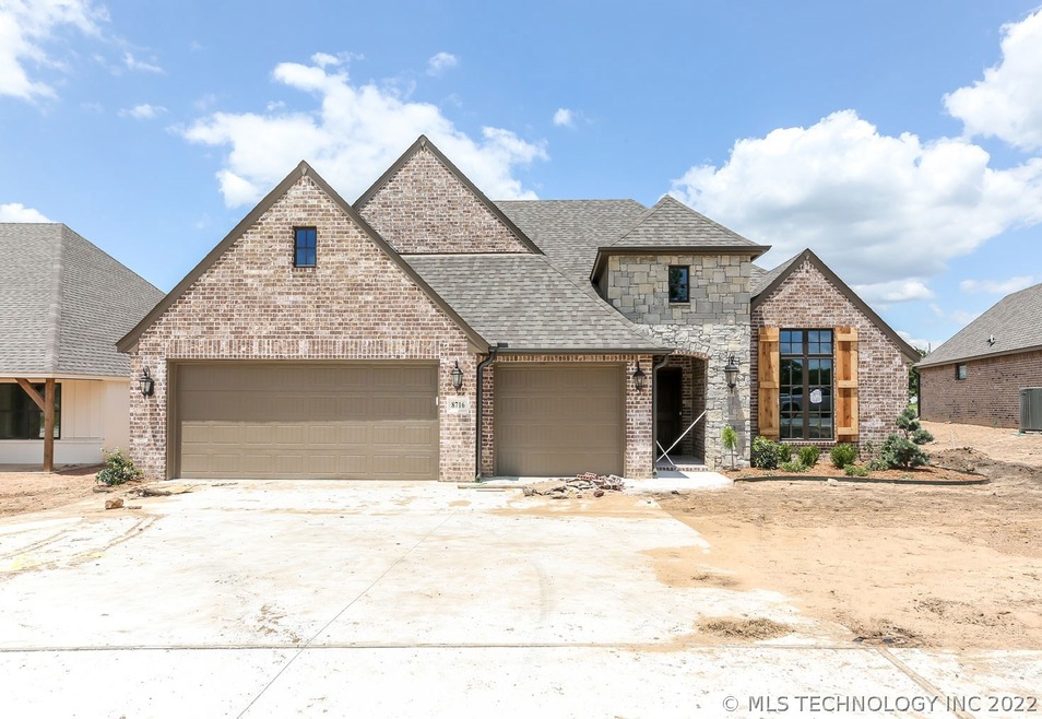 8716 E Iola St, Broken Arrow, OK 74014 - photo 1