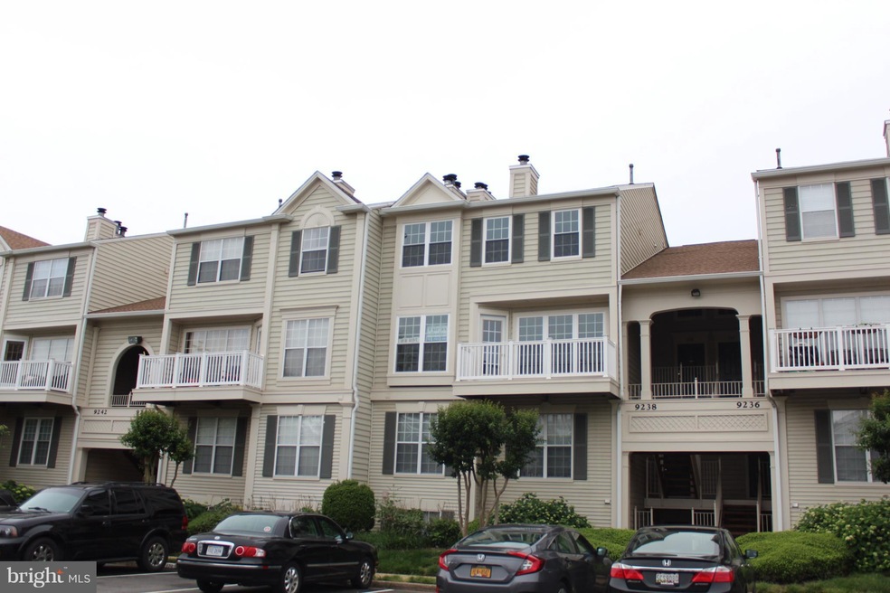 9238 Cardinal Forest Ln unit 301, Lorton, VA 22079 - photo 1