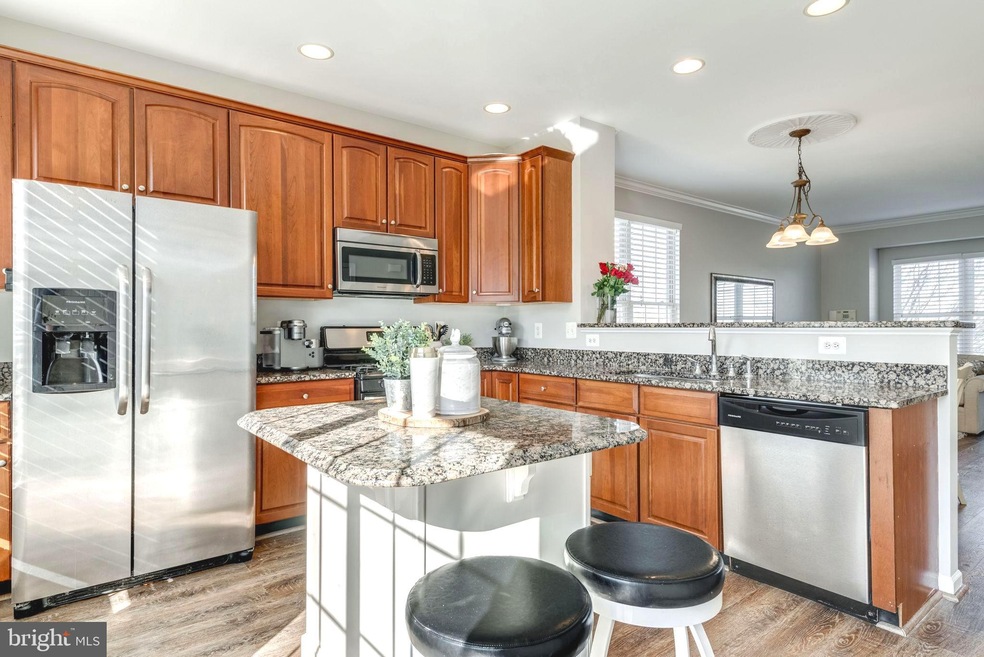 25361 Crossfield Dr, Chantilly, VA 20152 - photo 1