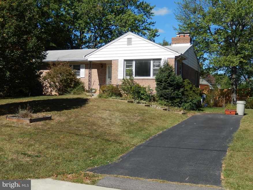 3320 Kaywood Dr, Falls Church, VA 22041 - photo 1