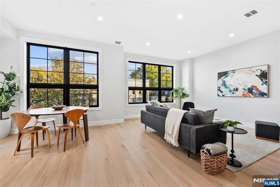 165 Delaware Ave unit 3, Jersey City, NJ 07306 - photo 1