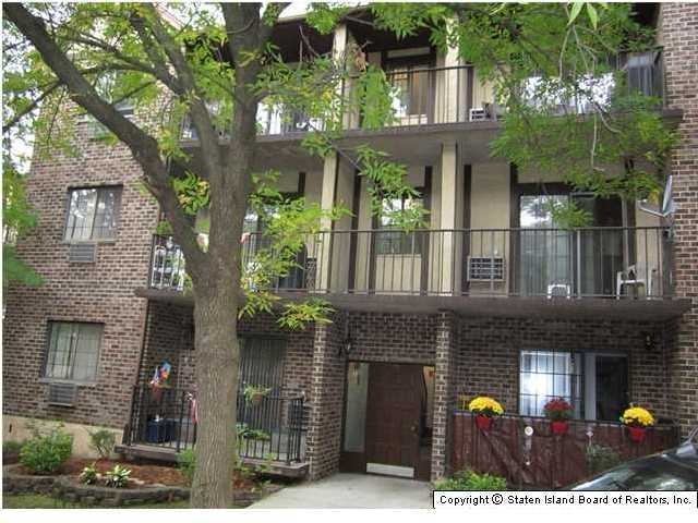 19 Donna Ct unit 8, Staten Island, NY 10314 - photo 1