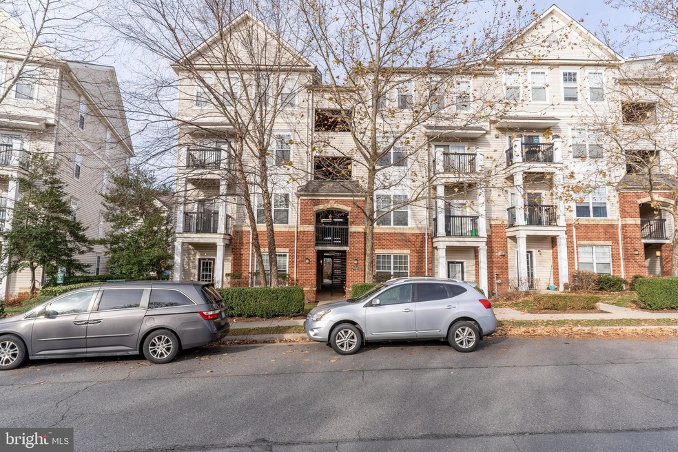 11321 Aristotle Dr unit 3-101, Fairfax, VA 22030 - photo 1