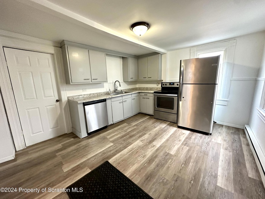 711 S 9th Ave, Scranton, PA 18504 - photo 1