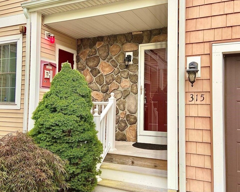 315 Hampton Way, Abington, MA 02351 - photo 1