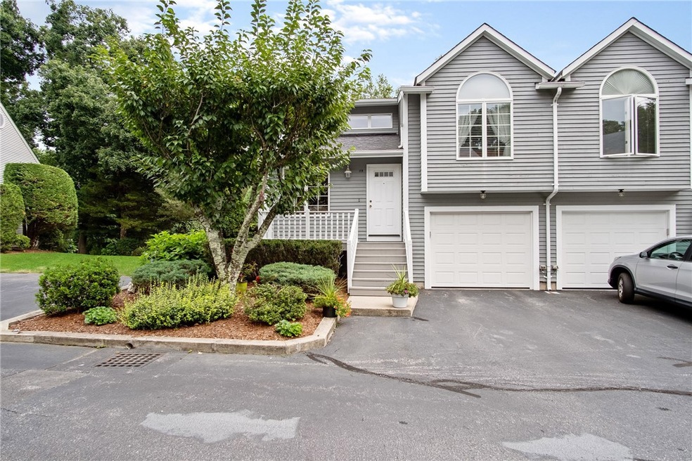 11 College Hill Rd unit 1B, Warwick, RI 02886 - photo 1