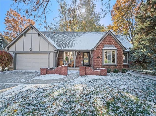 Lovely front entrance with beautiful brick courtya