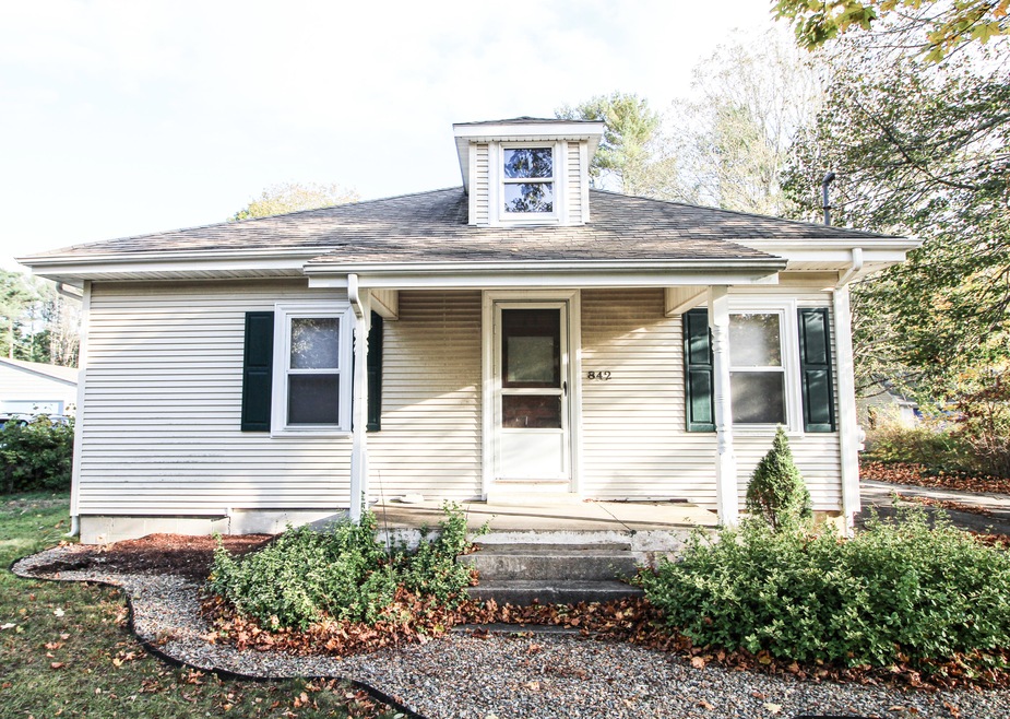 842 County Rd, West Wareham, MA 02576 - photo 1