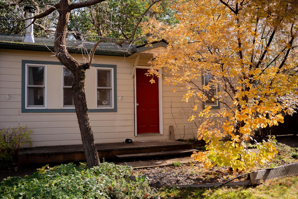 233 Upper Applegate Rd, Jacksonville, OR 97530 - photo 1