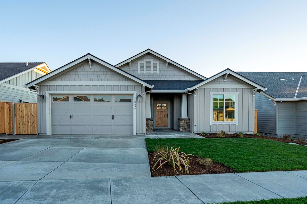 3954 Wyoming Ln, Medford, OR 97504 - photo 1