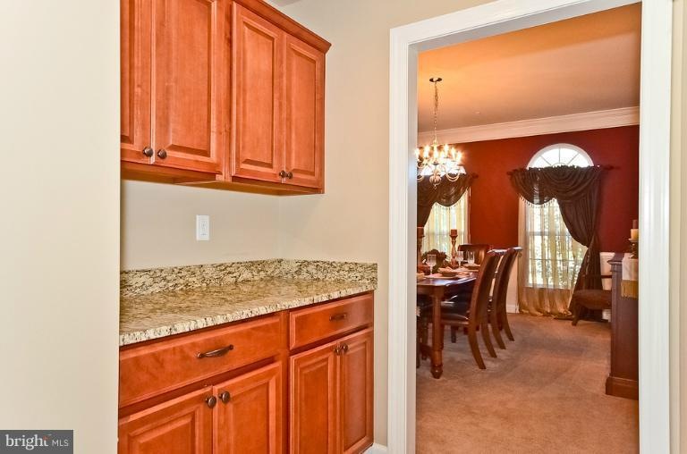 6701 Sandy View Ct, Laurel, MD 20707 - photo 1