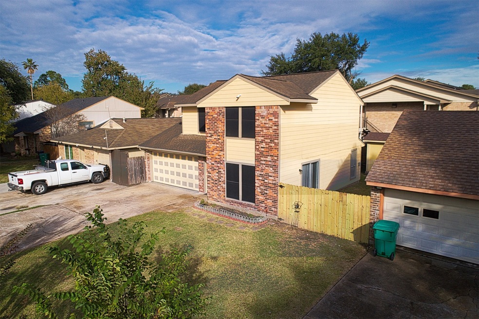 9708 Debbie Ln, Houston, TX 77038 - photo 1