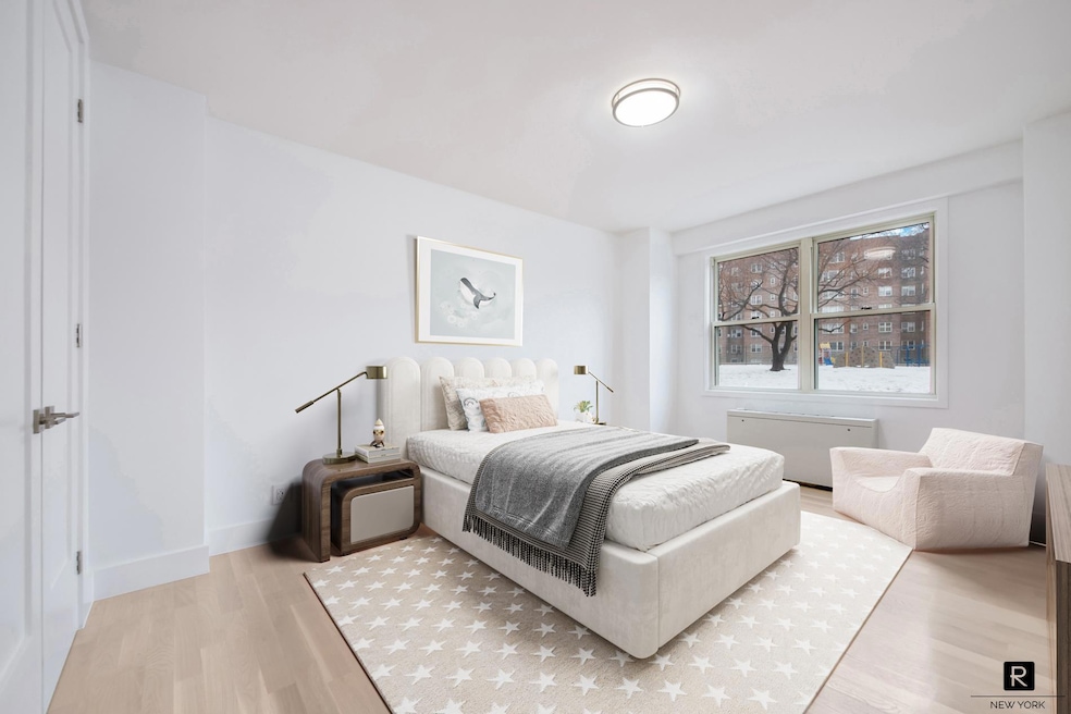 Hudson Towers unit 2B, Bronx, NY 10463 - photo 1