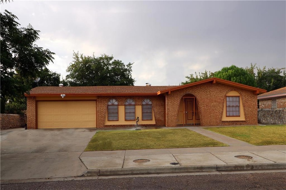 1853 Octubre Dr, El Paso, TX 79935 - photo 1