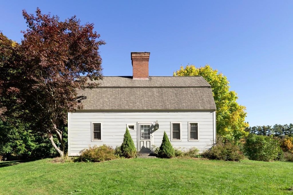 Center Chimney Charm