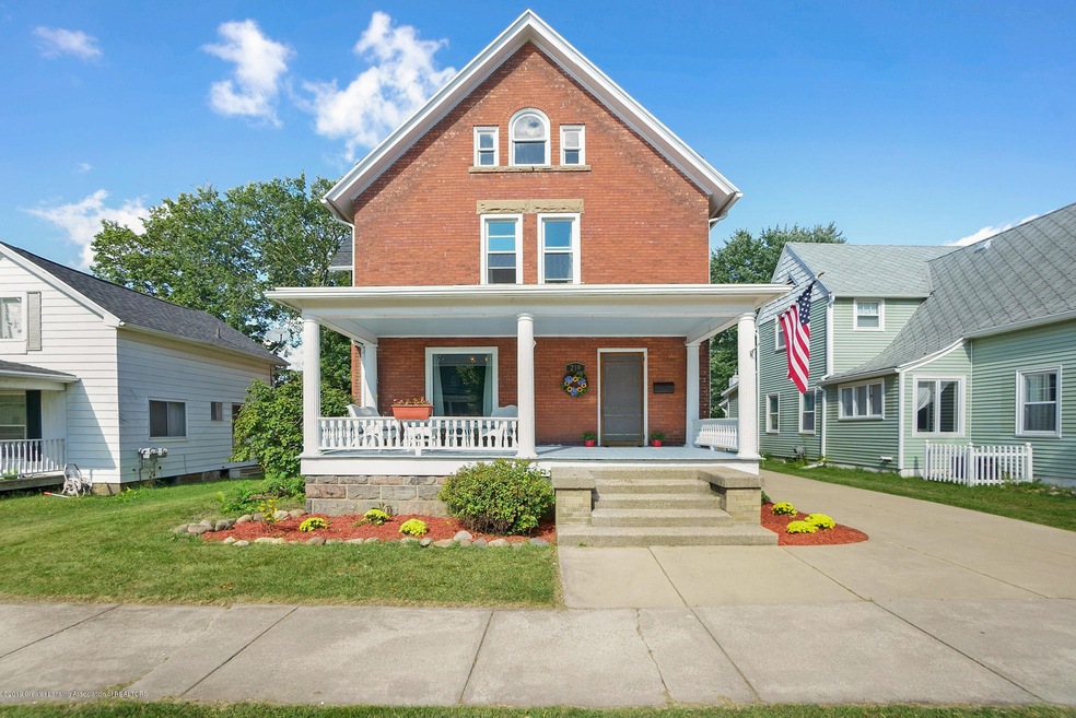 210 W Jefferson St, Grand Ledge, MI 48837 - photo 1