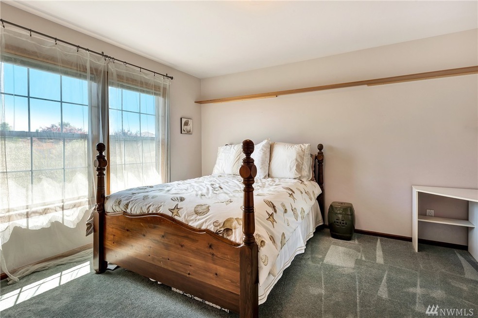 1012 W Cascade Ln, Lynden, WA 98264 - photo 1