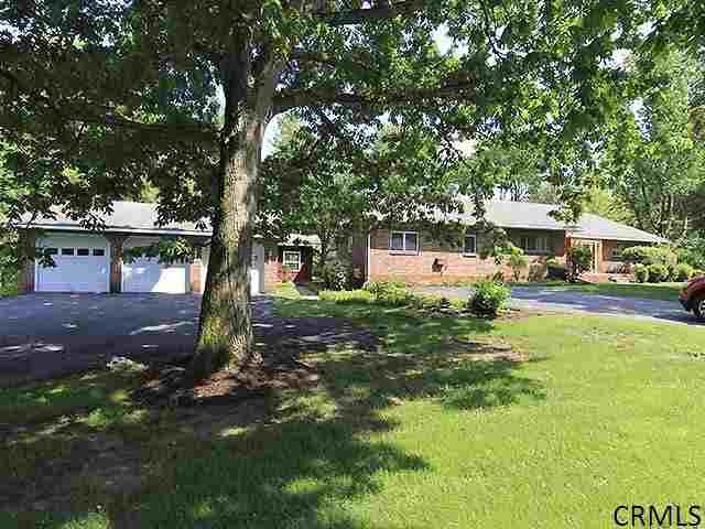 1038 Mohegan Rd, Schenectady, NY 12309 - photo 1