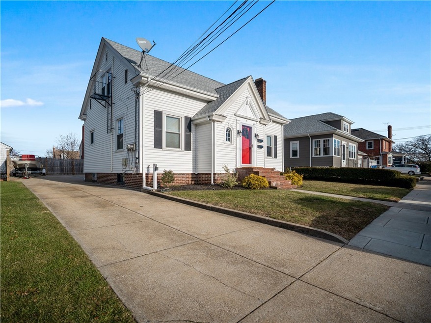 15 Hemalin Rd, Cranston, RI 02910 - photo 1