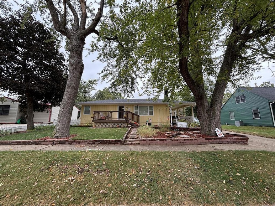 1902 W 4th St, Perry, IA 50220 - photo 1