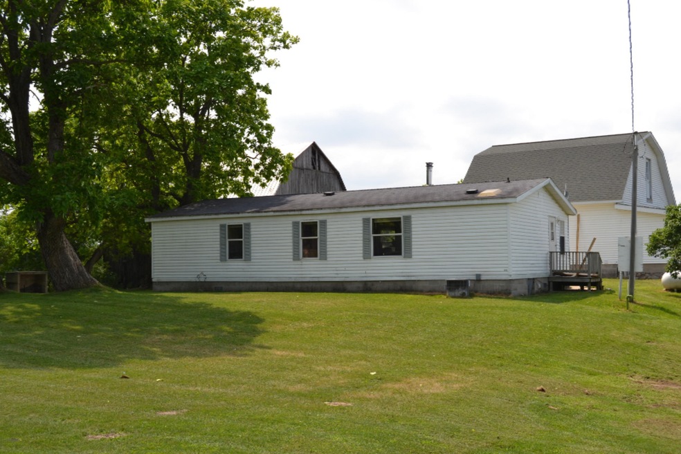 51 230th Ave, Reed City, MI 49677 - photo 1