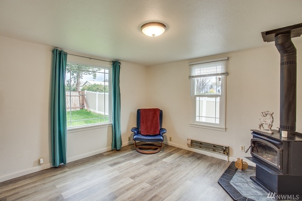 520 Rock Island Rd, East Wenatchee, WA 98802 - photo 1