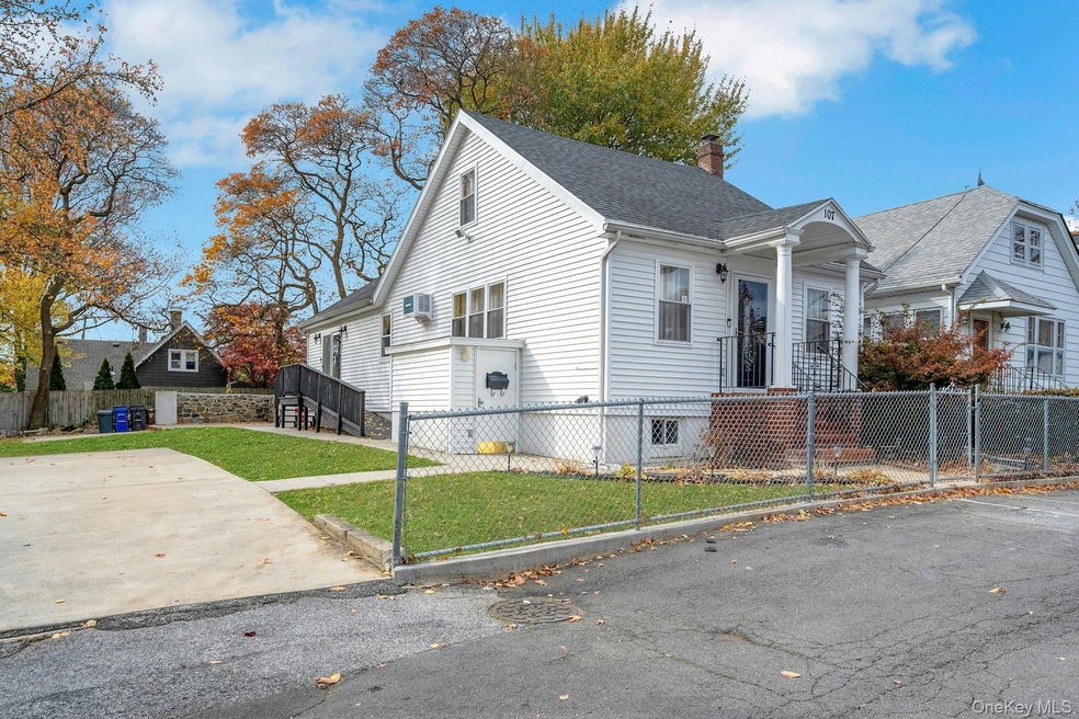 107 D Edgewater Park unit 107E, Bronx, NY 10465 - photo 1