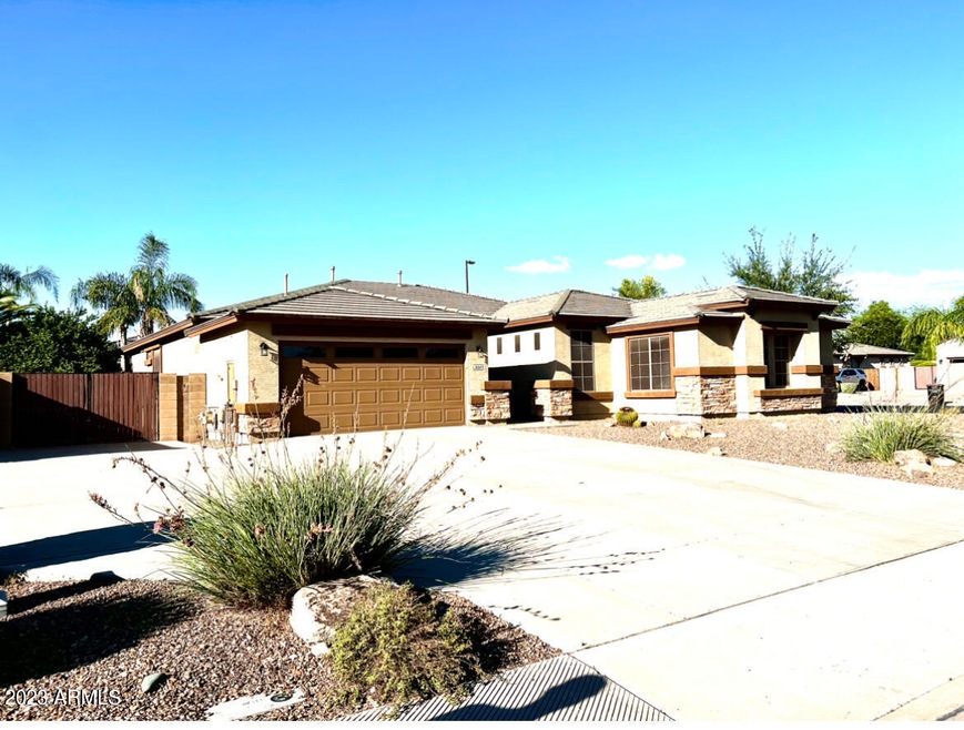 3150 E San Angelo Ave, Gilbert, AZ 85234 - photo 1