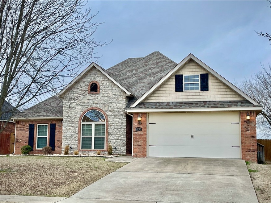 welcome home! all brick home with great curb appea