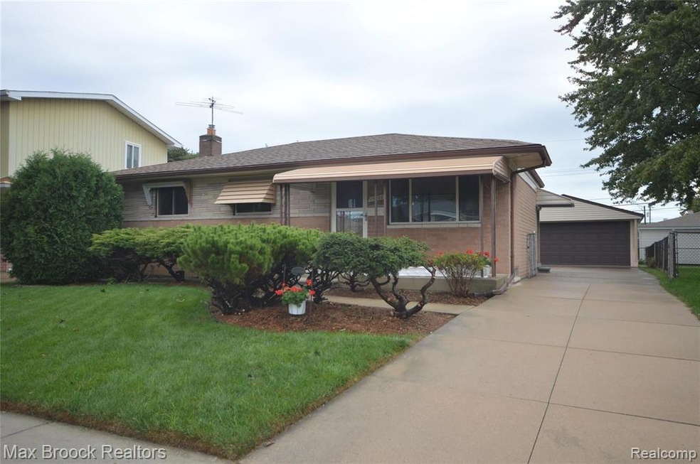 15986 Dugan St, Roseville, MI 48066 - photo 1