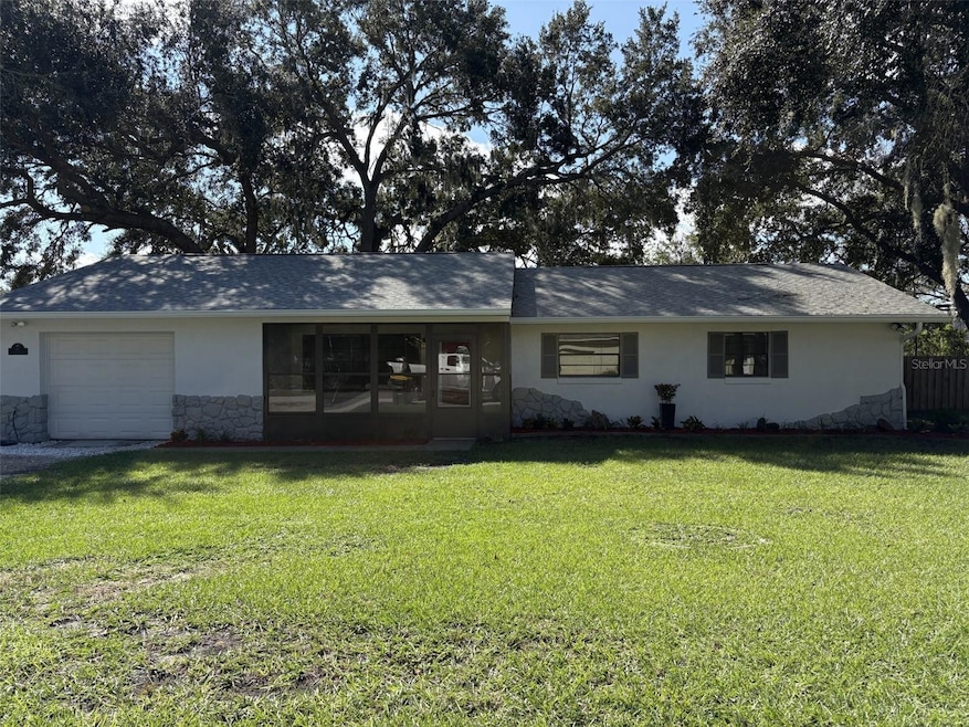 60 Outlook St, Umatilla, FL 32784 - photo 1