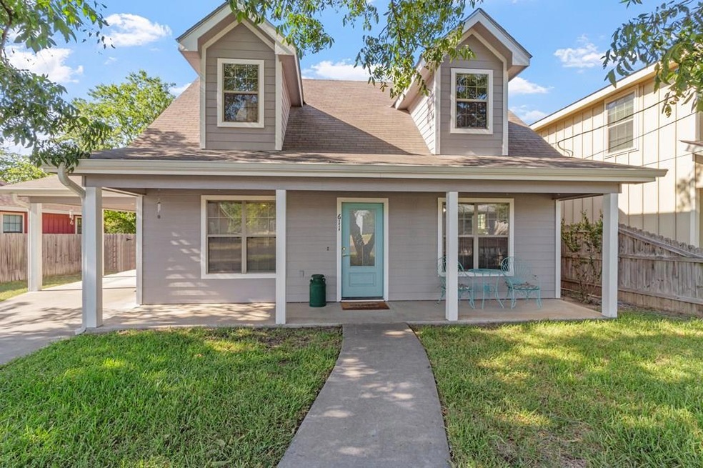 611 Winfred St, Fredericksburg, TX 78624 - photo 1