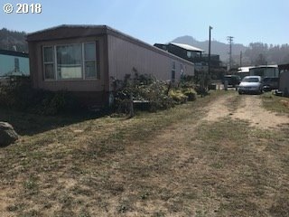 29450 Ellensburg Ave unit 404, Gold Beach, OR 97444 - photo 1