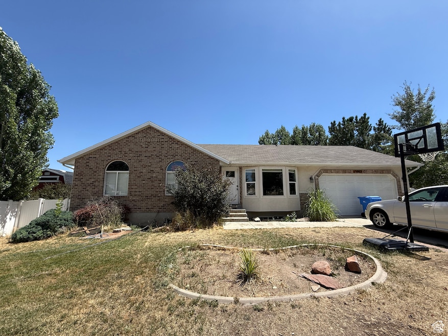 13863 S Kessler Peak Dr, Riverton, UT 84096 - photo 1