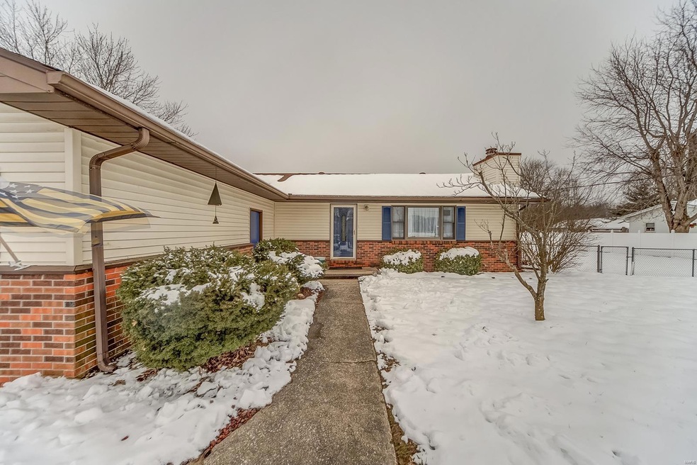 214 Willow Dr, Collinsville, IL 62234 - photo 1