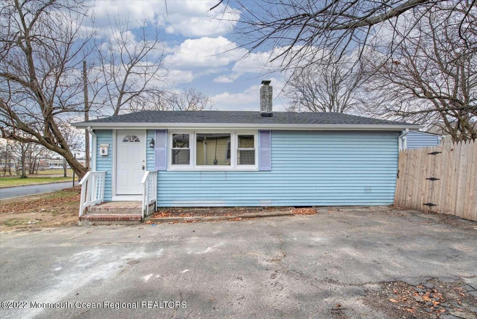 352 Sweetbriar St, Keyport, NJ 07735 - photo 1